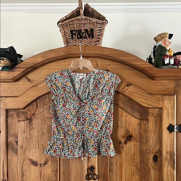 Mauby Gathered Peplum Top in Alhambra Floral Size: Small (S) - Picture 9 of 16